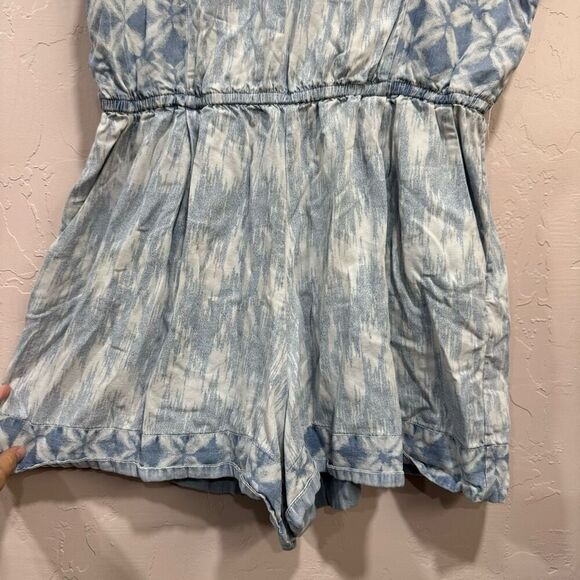 Gap Tencel Vneck mix pattern romper - Picture 3 of 6